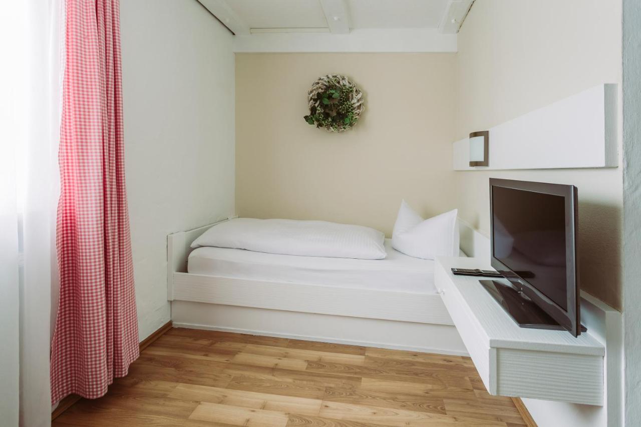 Der Baeren In Zell Otel Eisenberg  Dış mekan fotoğraf