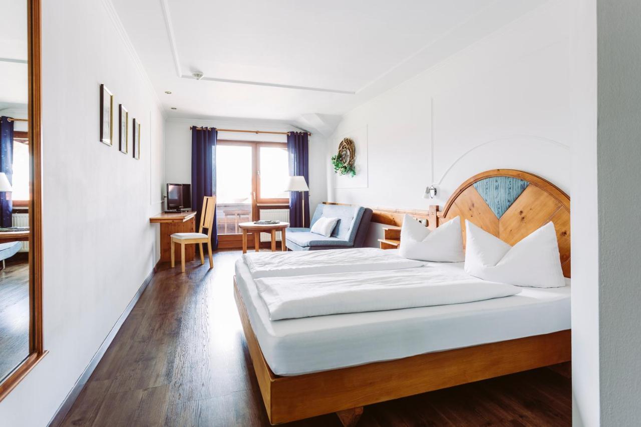 Der Baeren In Zell Otel Eisenberg  Dış mekan fotoğraf