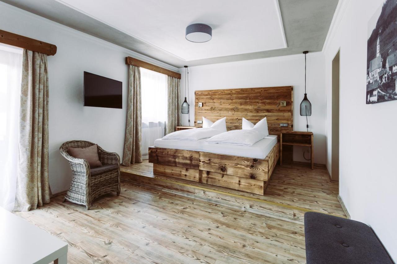 Der Baeren In Zell Otel Eisenberg  Dış mekan fotoğraf