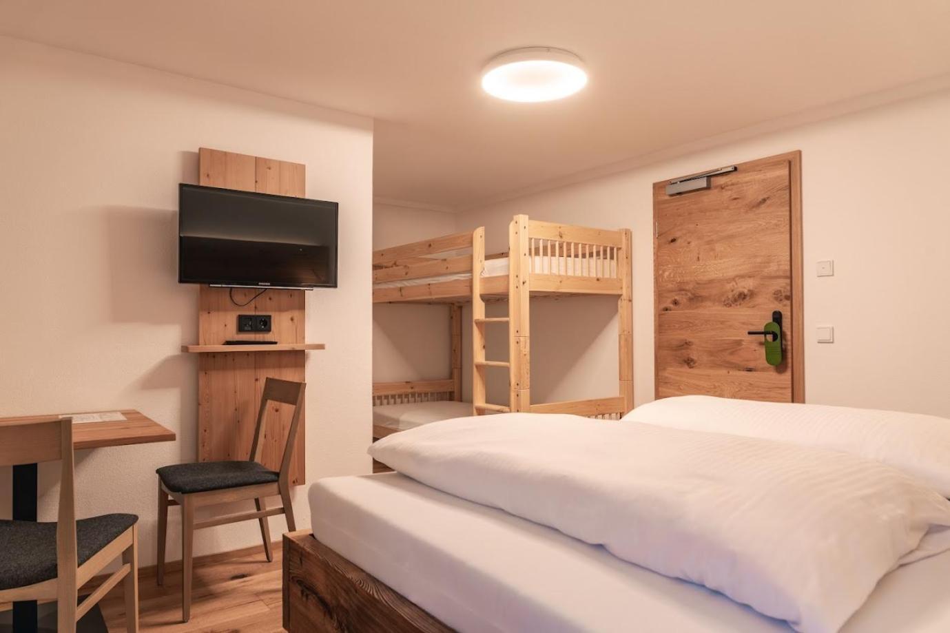 Der Baeren In Zell Otel Eisenberg  Dış mekan fotoğraf